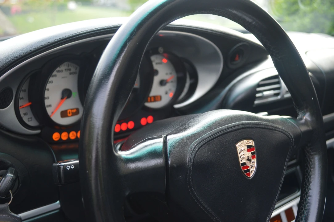 2004 Porsche 996 Turbo - Image 26 of 31