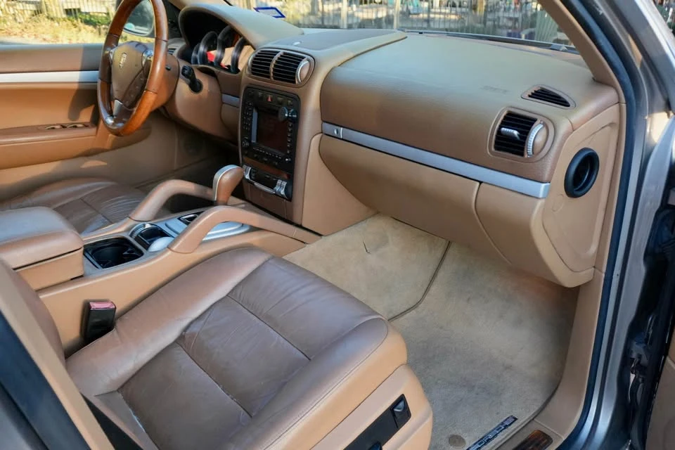 2004 Porsche 955/957 Cayenne S - Image 9 of 12
