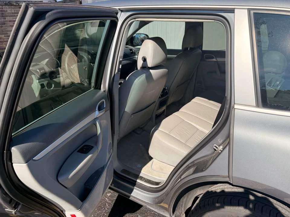 2004 Porsche 955/957 Cayenne S - Image 9 of 16