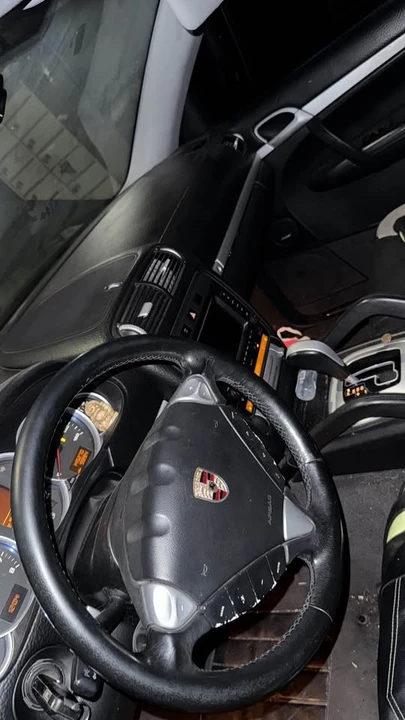 2004 Porsche 955/957 Cayenne S - Image 18 of 19