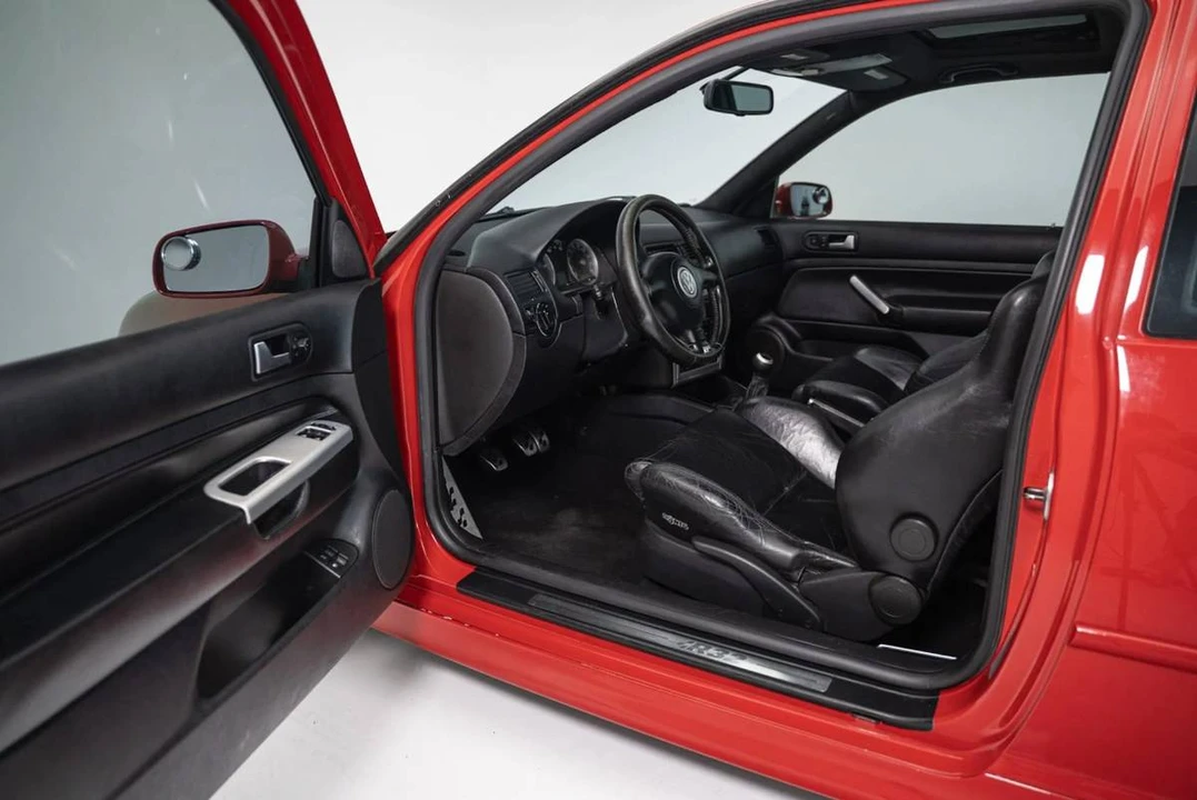 2004 Volkswagen R32 Mk4 - Image 7 of 9