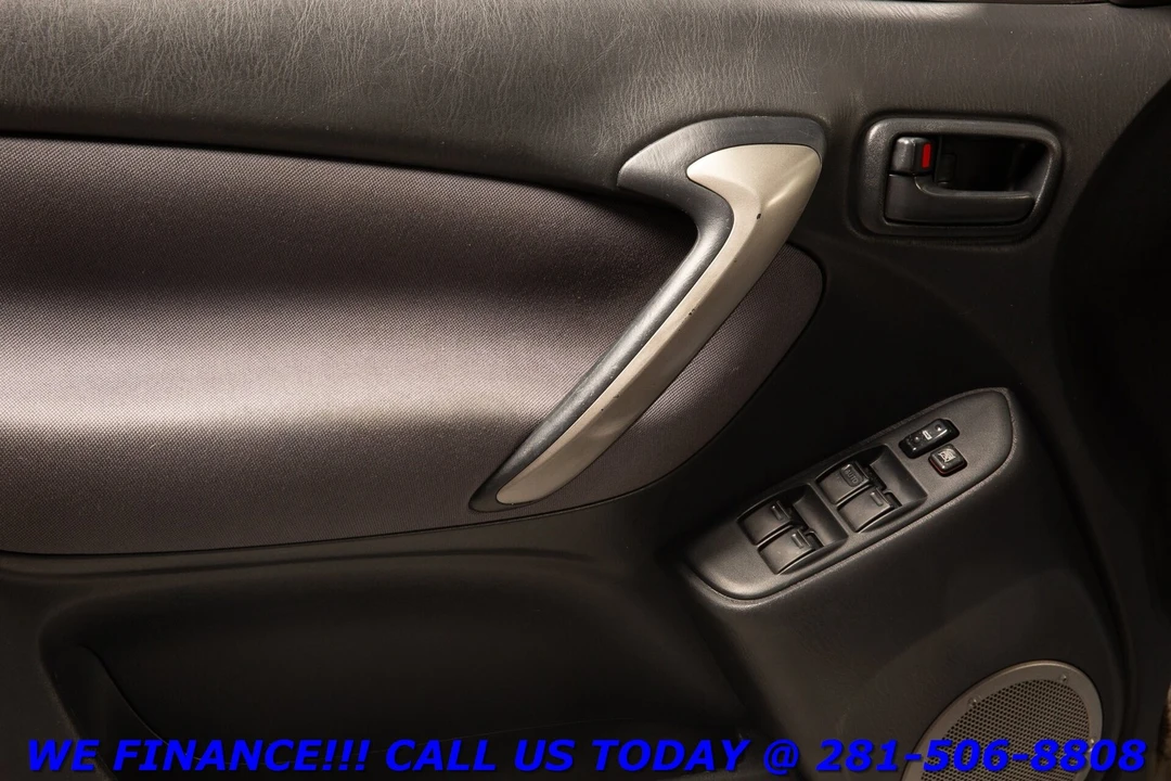 2004 Toyota RAV4 2nd Gen - Image 9 of 21