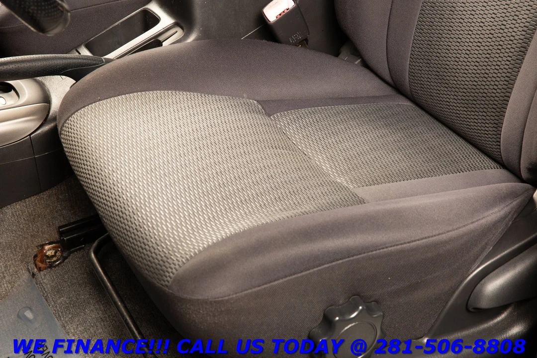 2004 Toyota RAV4 2nd Gen - Image 13 of 21
