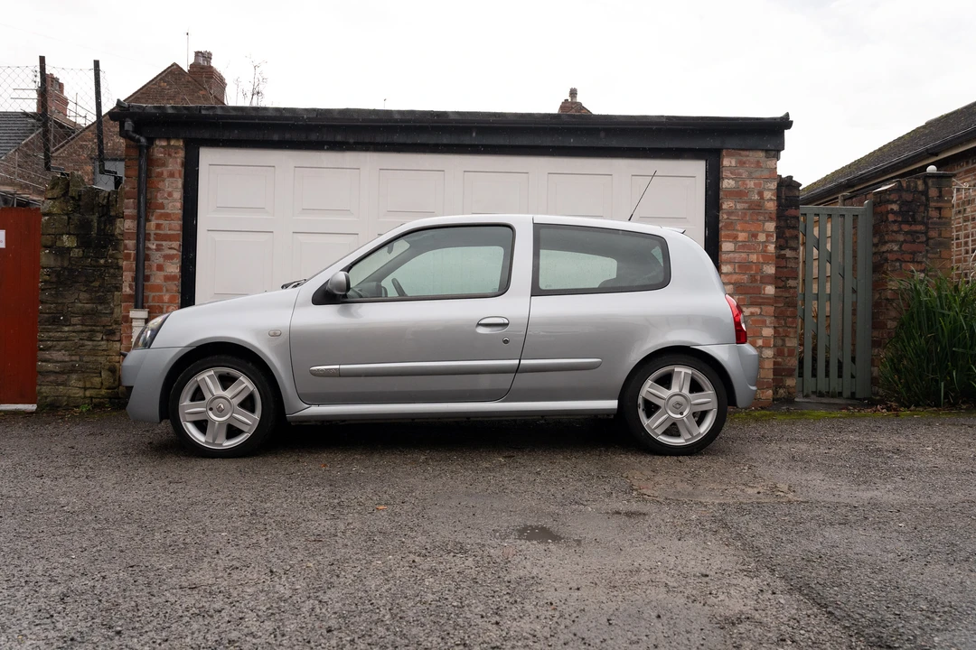 2004 Renault Clio 2nd Gen - Image 9 of 31