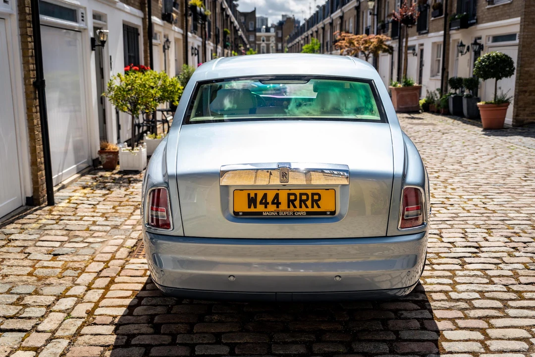 2004 Rolls-Royce Phantom VII - Image 7 of 31