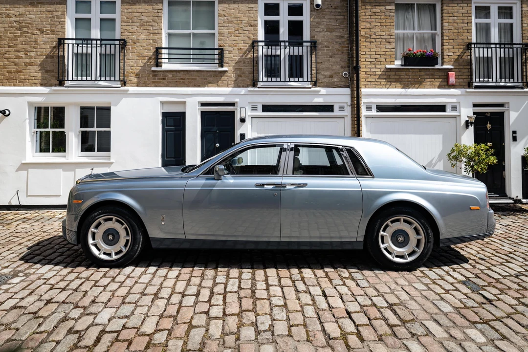 2004 Rolls-Royce Phantom VII - Image 9 of 31