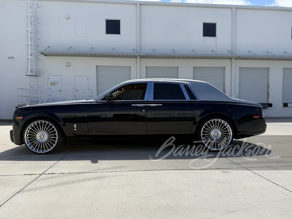 2004 Rolls-Royce Phantom VII - Image 8 of 30