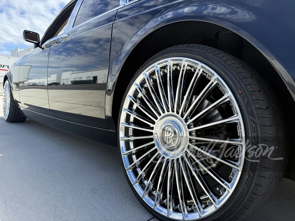 2004 Rolls-Royce Phantom VII - Image 11 of 30