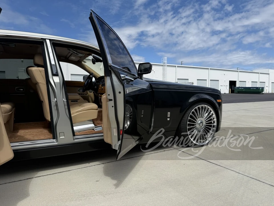 2004 Rolls-Royce Phantom VII - Image 16 of 30