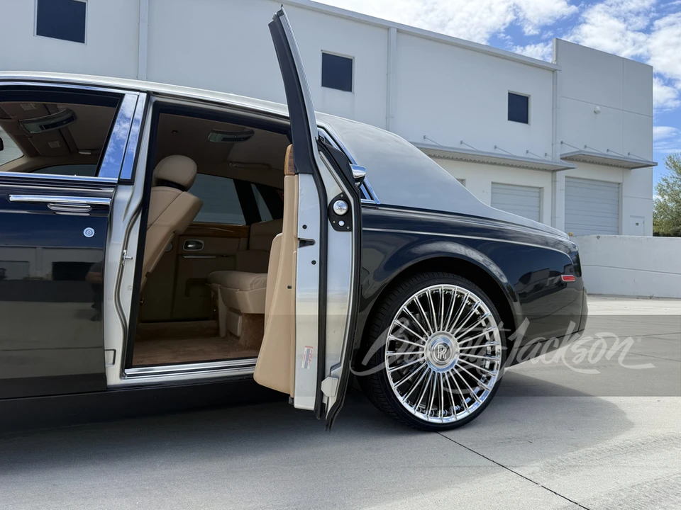 2004 Rolls-Royce Phantom VII - Image 17 of 30