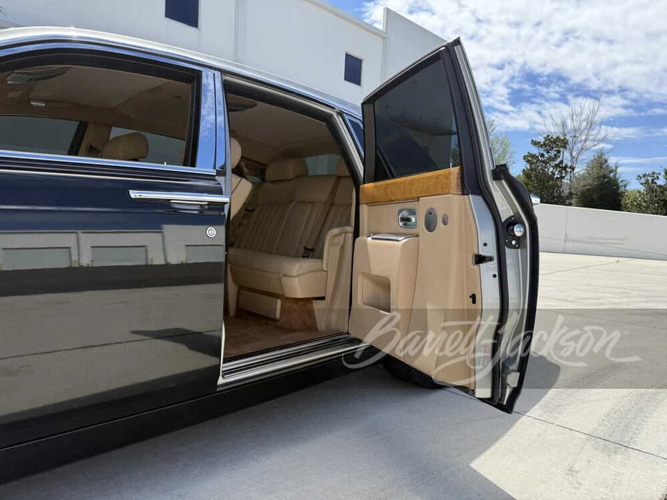 2004 Rolls-Royce Phantom VII - Image 25 of 30