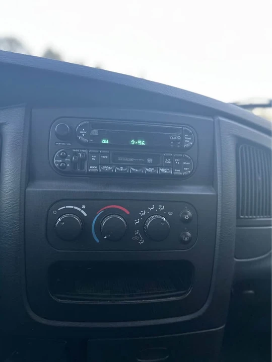 2004 Ram 1500 - Image 10 of 11