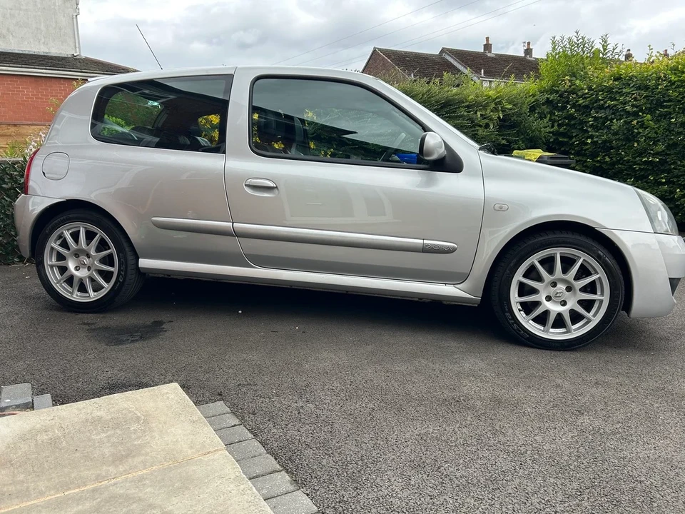 2004 Renault Clio 2nd Gen - Image 2 of 31