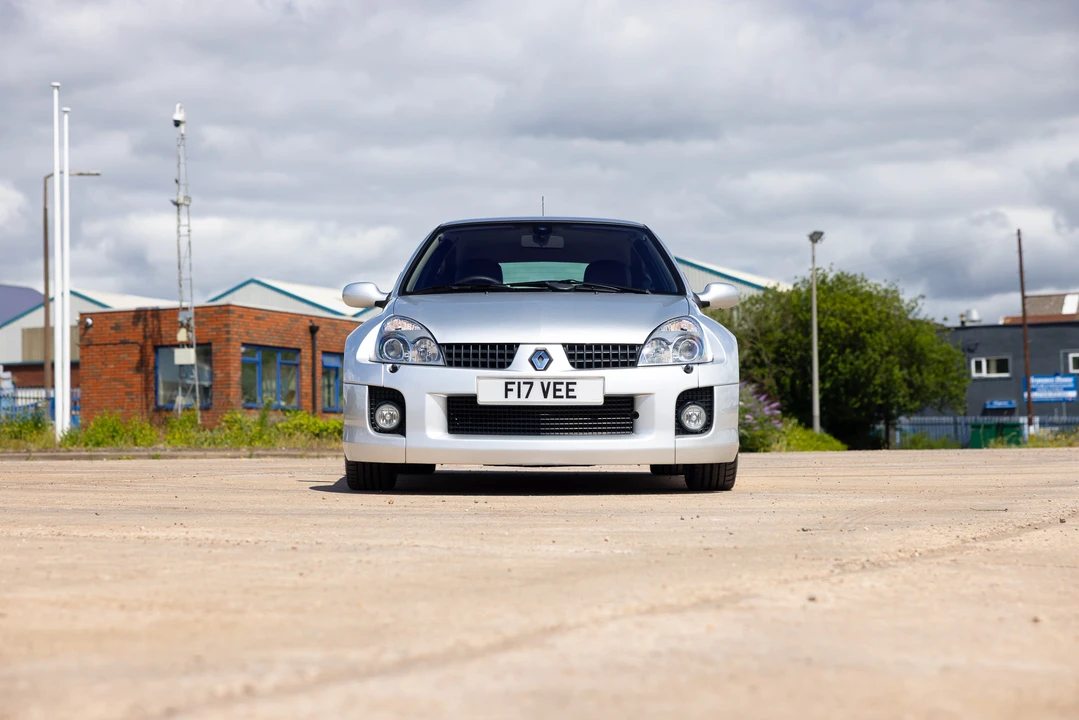 2004 Renault Clio 2nd Gen - Image 2 of 31