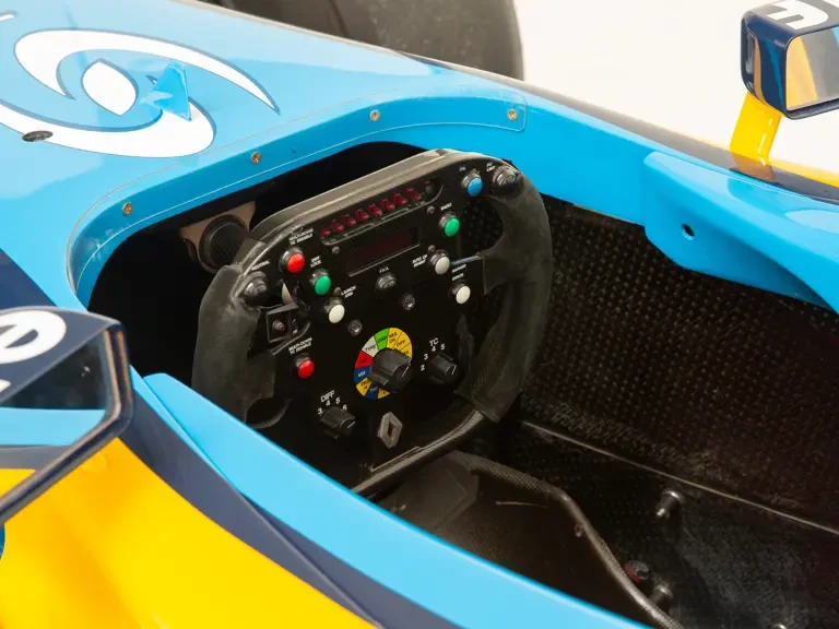2004 Renault - Image 4 of 31