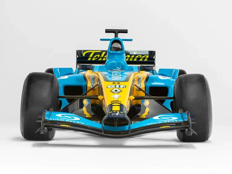 2004 Renault - Image 7 of 31