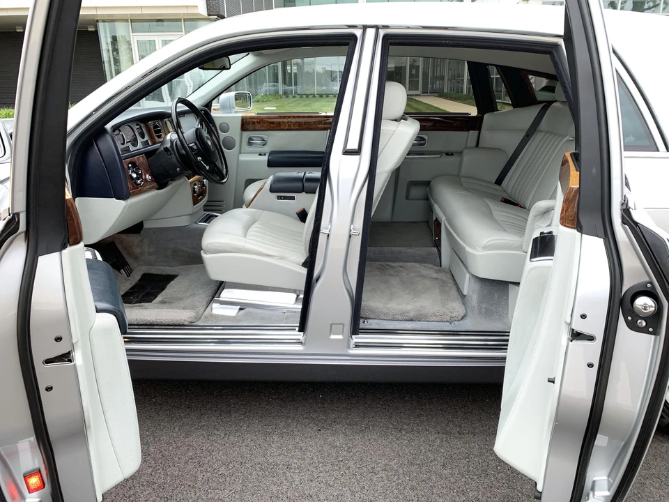 2004 Rolls-Royce Phantom VII - Image 14 of 31