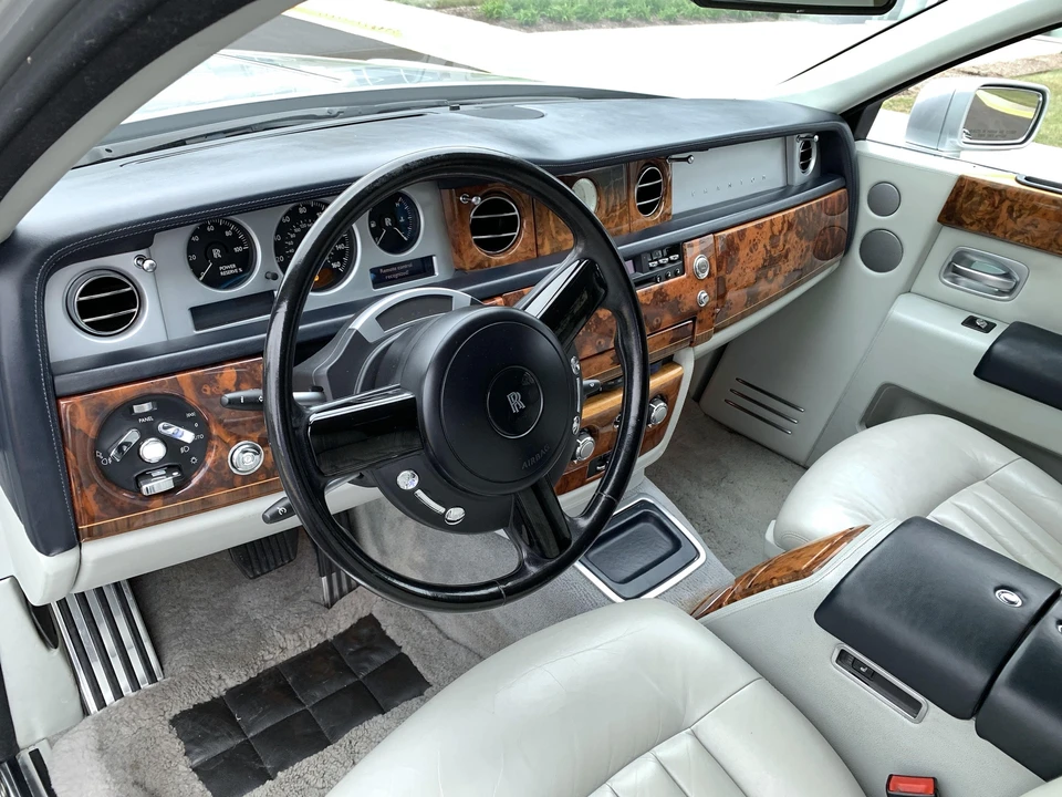 2004 Rolls-Royce Phantom VII - Image 15 of 31