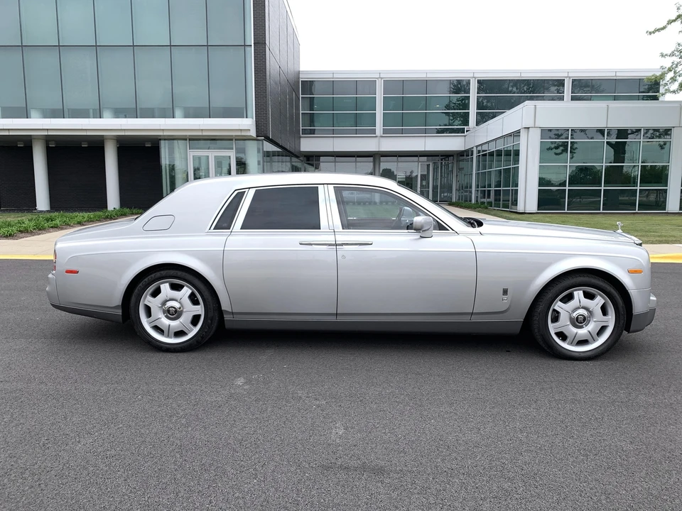 2004 Rolls-Royce Phantom VII - Image 6 of 31