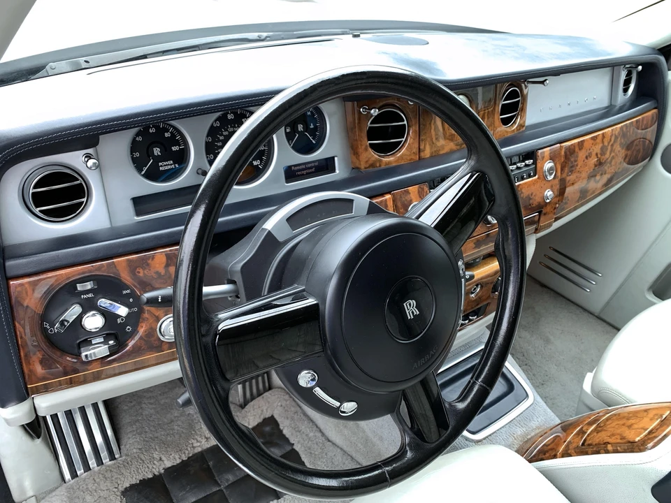 2004 Rolls-Royce Phantom VII - Image 24 of 31