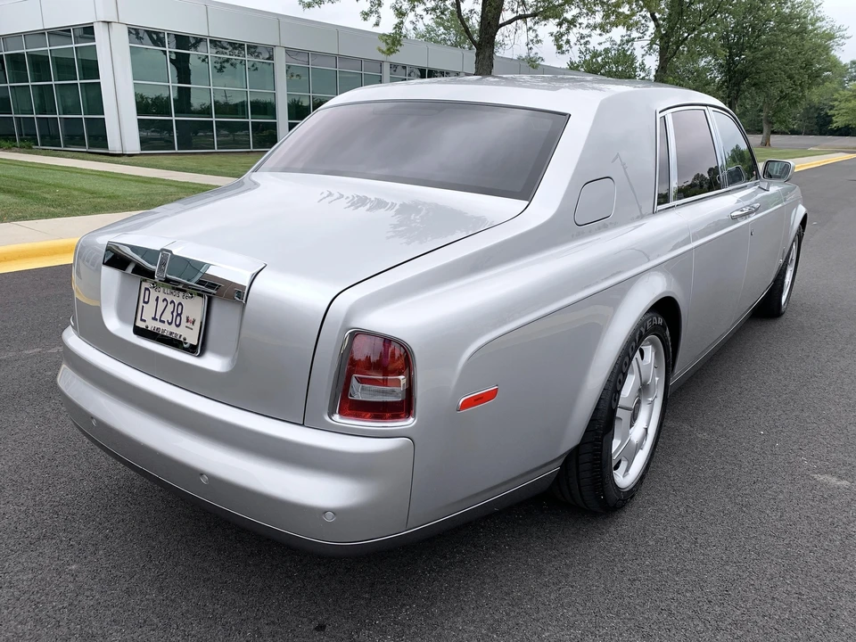 2004 Rolls-Royce Phantom VII - Image 8 of 21