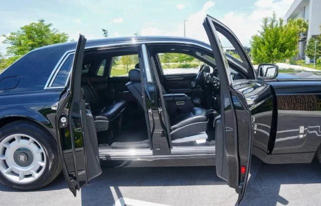 2004 Rolls-Royce Phantom VII - Image 6 of 12