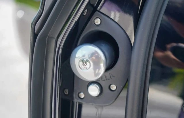 2004 Rolls-Royce Phantom VII - Image 7 of 12