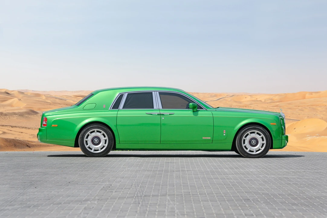 2004 Rolls-Royce Phantom VII - Image 2 of 31