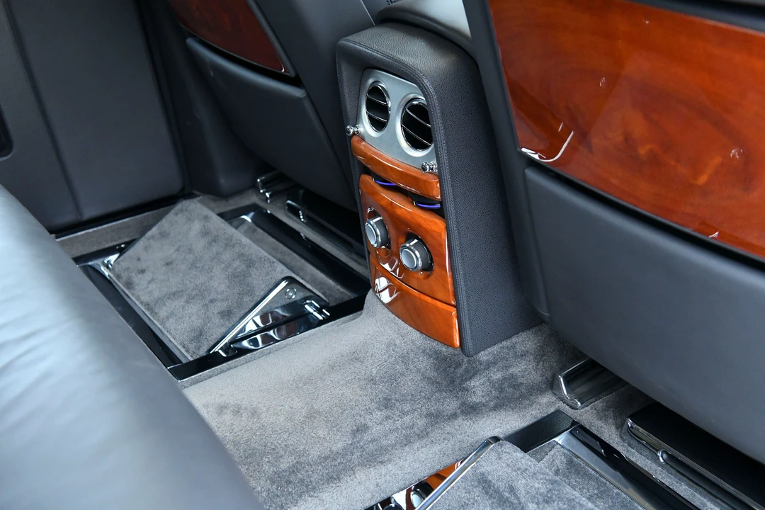 2004 Rolls-Royce Phantom VII - Image 26 of 31