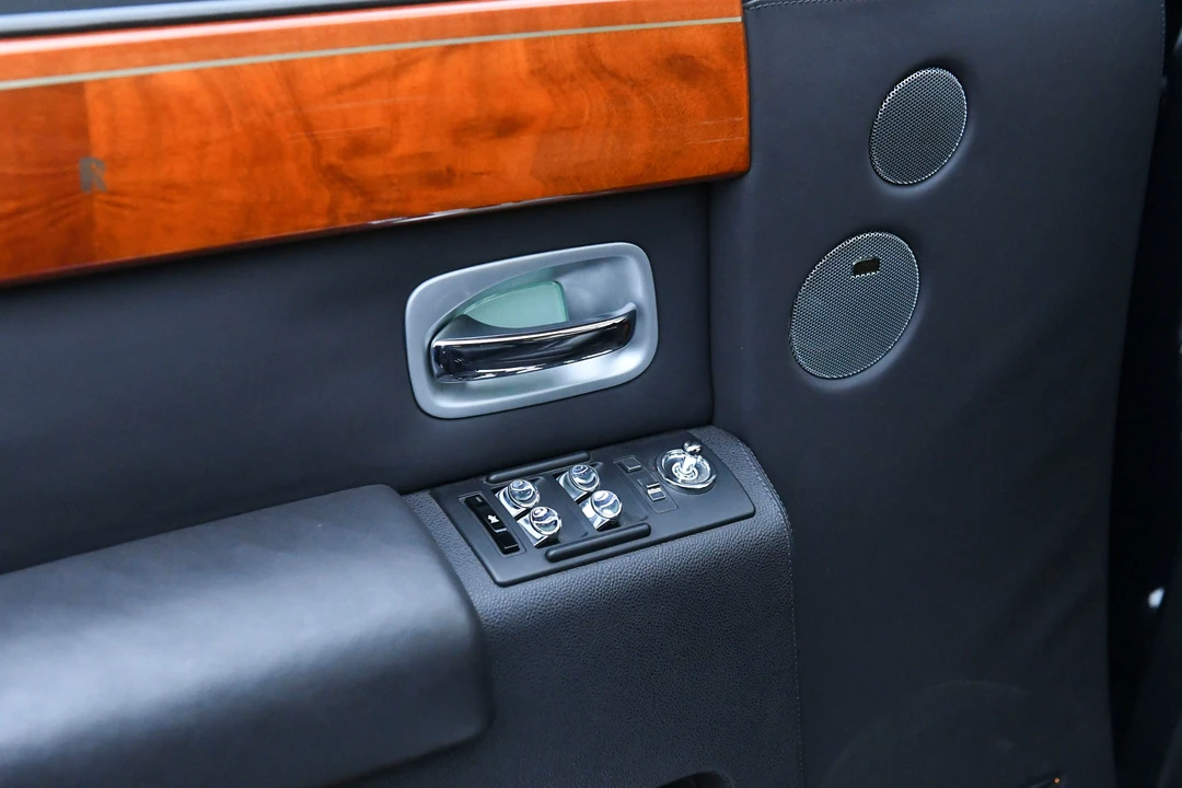 2004 Rolls-Royce Phantom VII - Image 25 of 31