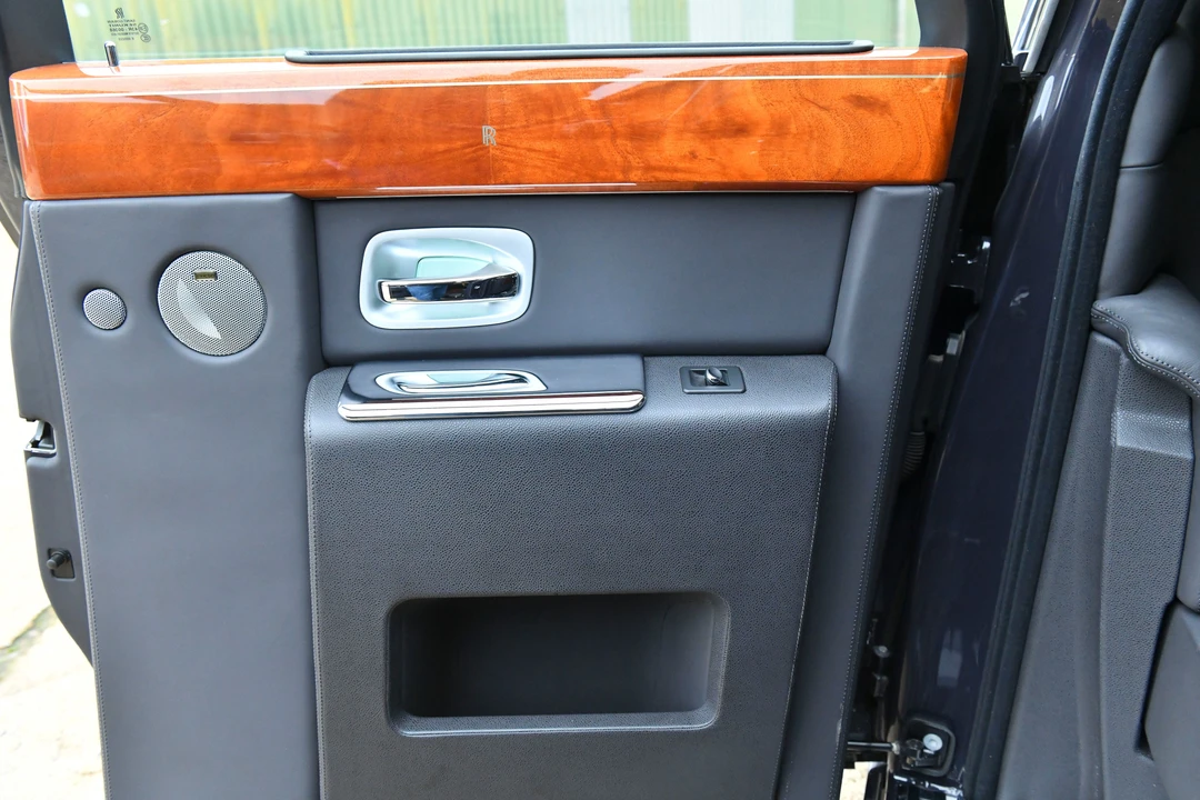 2004 Rolls-Royce Phantom VII - Image 21 of 31