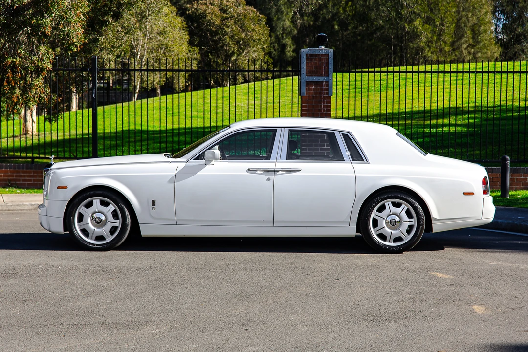 2004 Rolls-Royce Phantom VII - Image 12 of 31