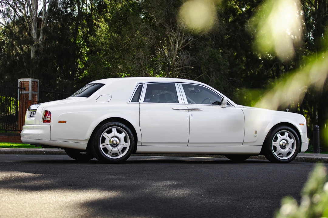 2004 Rolls-Royce Phantom VII - Image 23 of 31