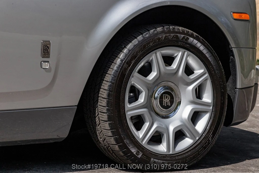 2004 Rolls-Royce Phantom VII - Image 9 of 24