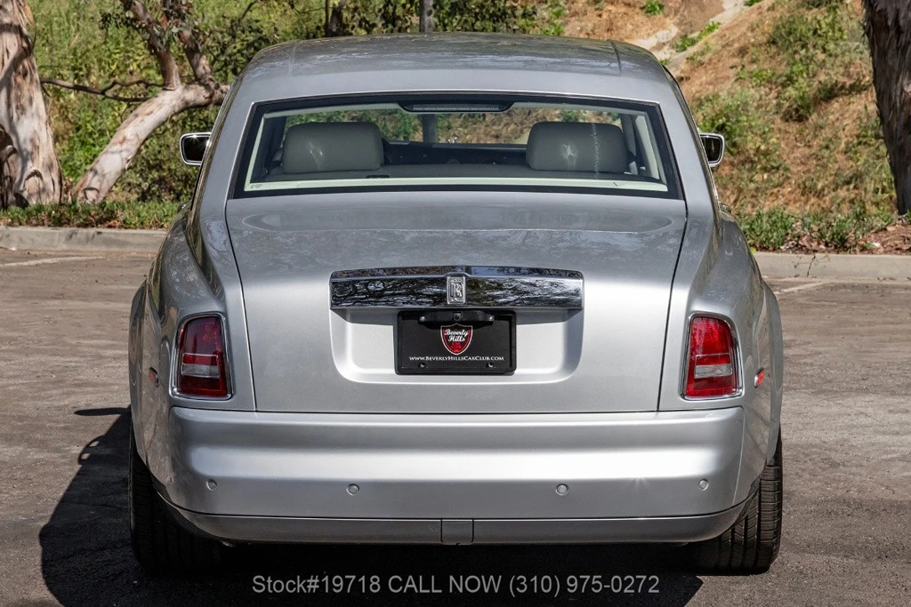 2004 Rolls-Royce Phantom VII - Image 11 of 24