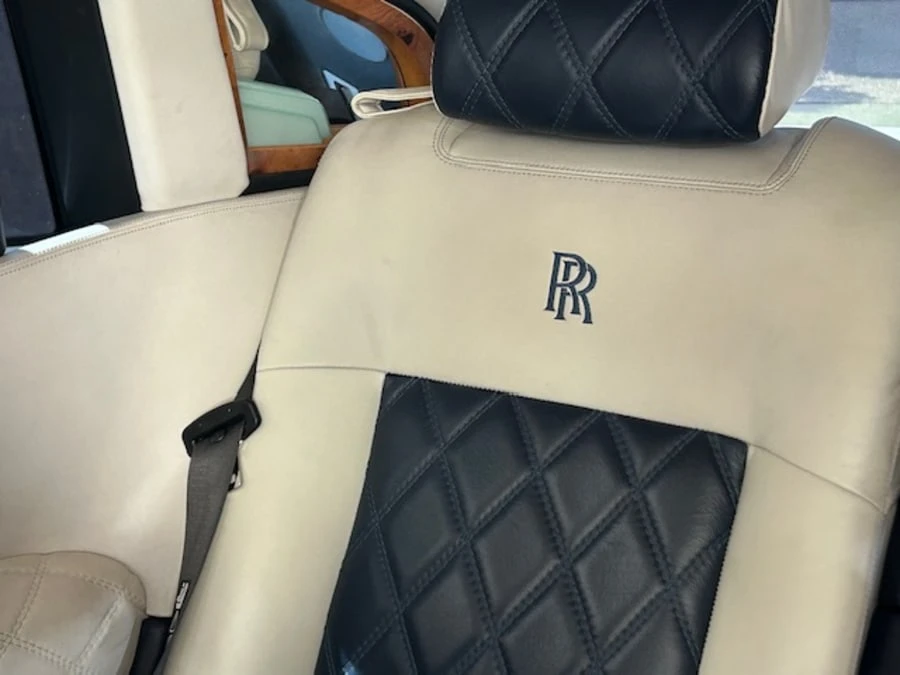2004 Rolls-Royce Phantom VII - Image 15 of 18