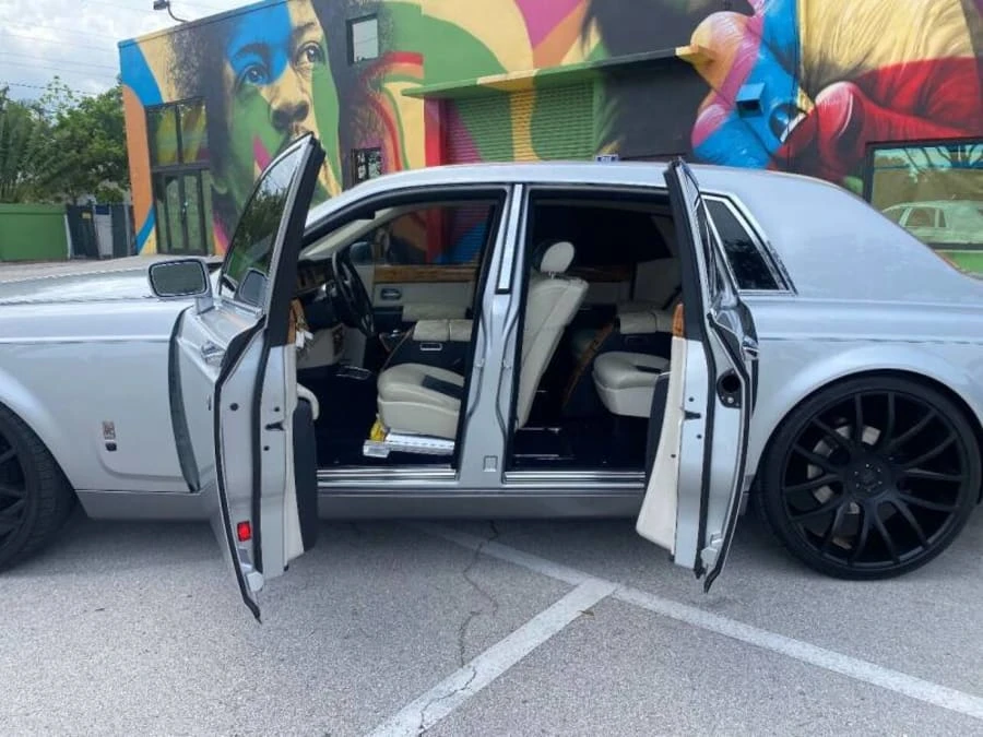 2004 Rolls-Royce Phantom VII - Image 8 of 20