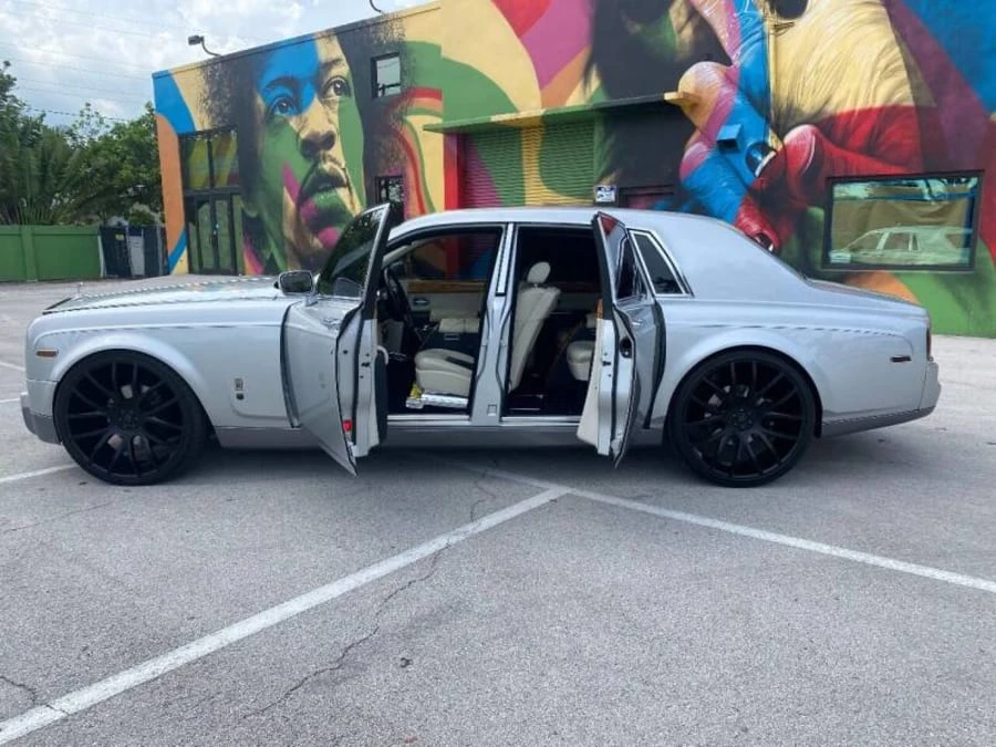 2004 Rolls-Royce Phantom VII - Image 7 of 20