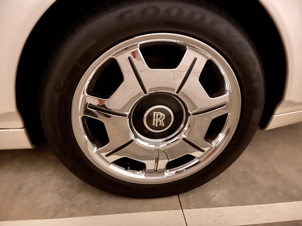 2004 Rolls-Royce Phantom VII - Image 26 of 31