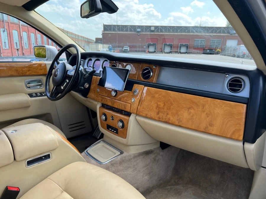 2004 Rolls-Royce Phantom VII - Image 12 of 13