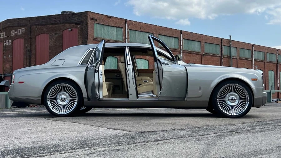 2004 Rolls-Royce Phantom VII - Image 6 of 13