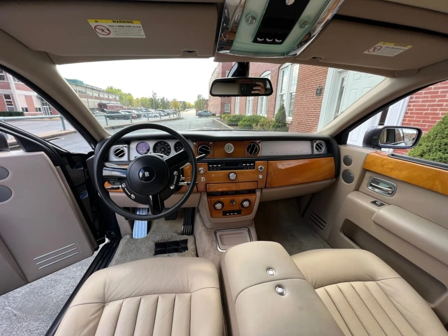 2004 Rolls-Royce Phantom VII - Image 9 of 13