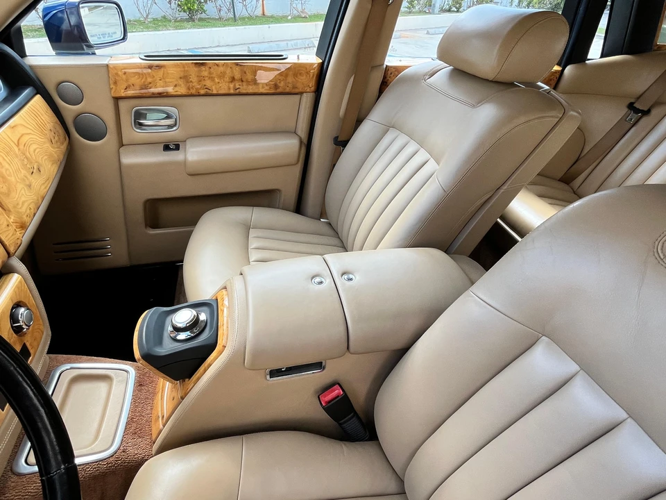 2004 Rolls-Royce Phantom VII - Image 30 of 31
