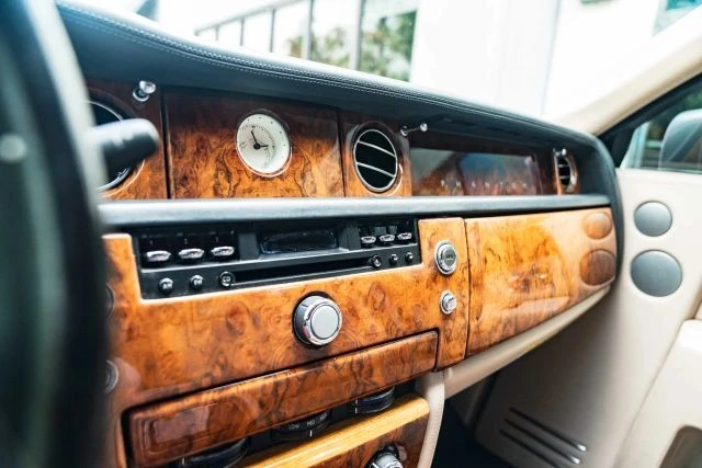 2004 Rolls-Royce Phantom VII - Image 28 of 31