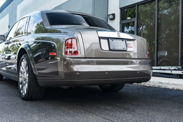 2004 Rolls-Royce Phantom VII - Image 9 of 21