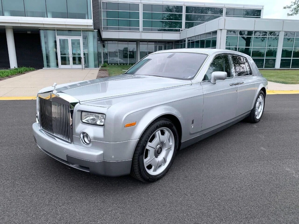 2004 Rolls-Royce Phantom VII - Image 2 of 31