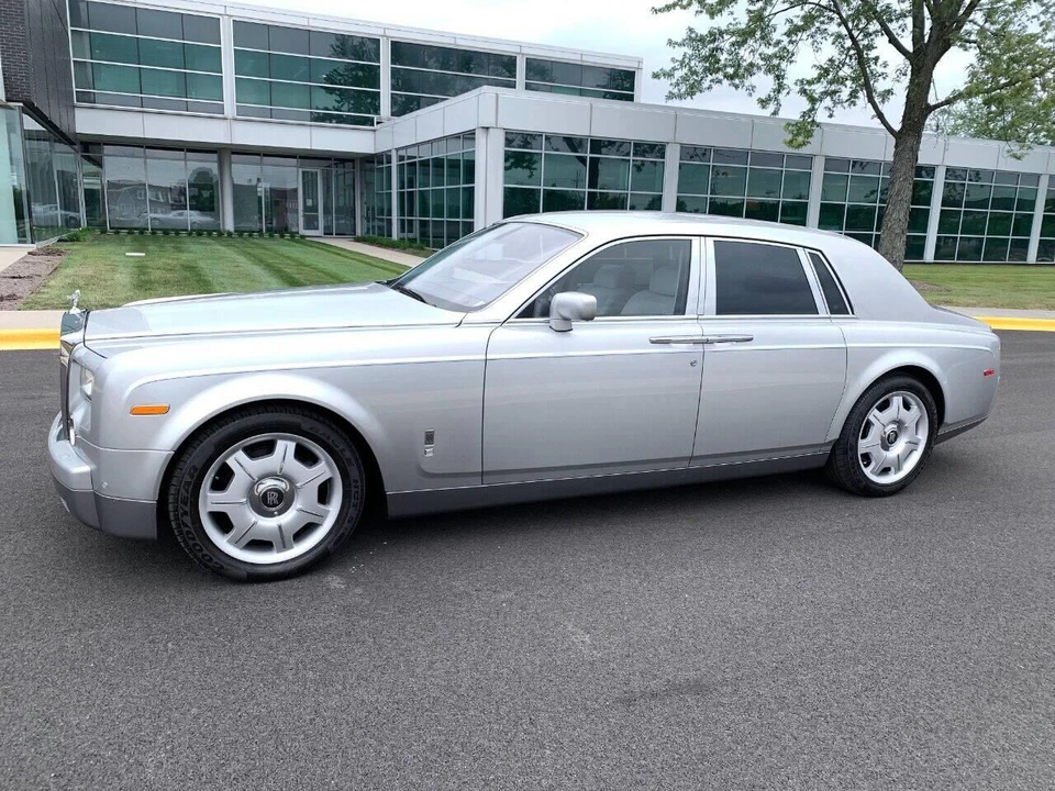 2004 Rolls-Royce Phantom VII - Image 14 of 31