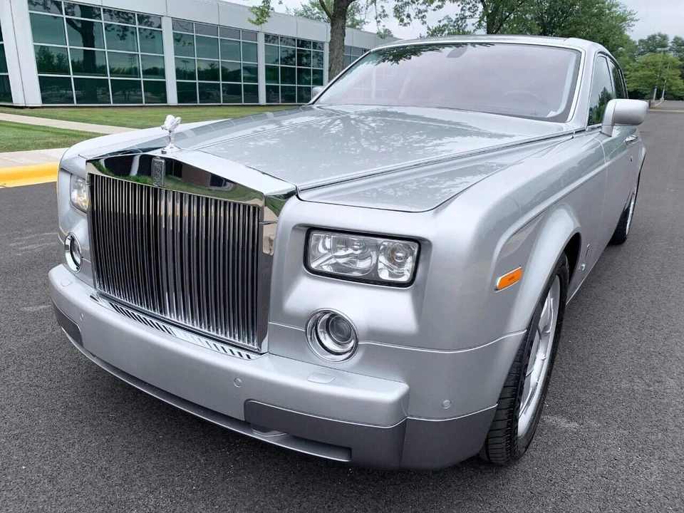 2004 Rolls-Royce Phantom VII - Image 9 of 31
