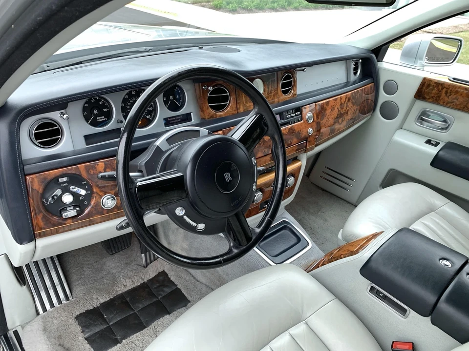 2004 Rolls-Royce Phantom VII - Image 15 of 21