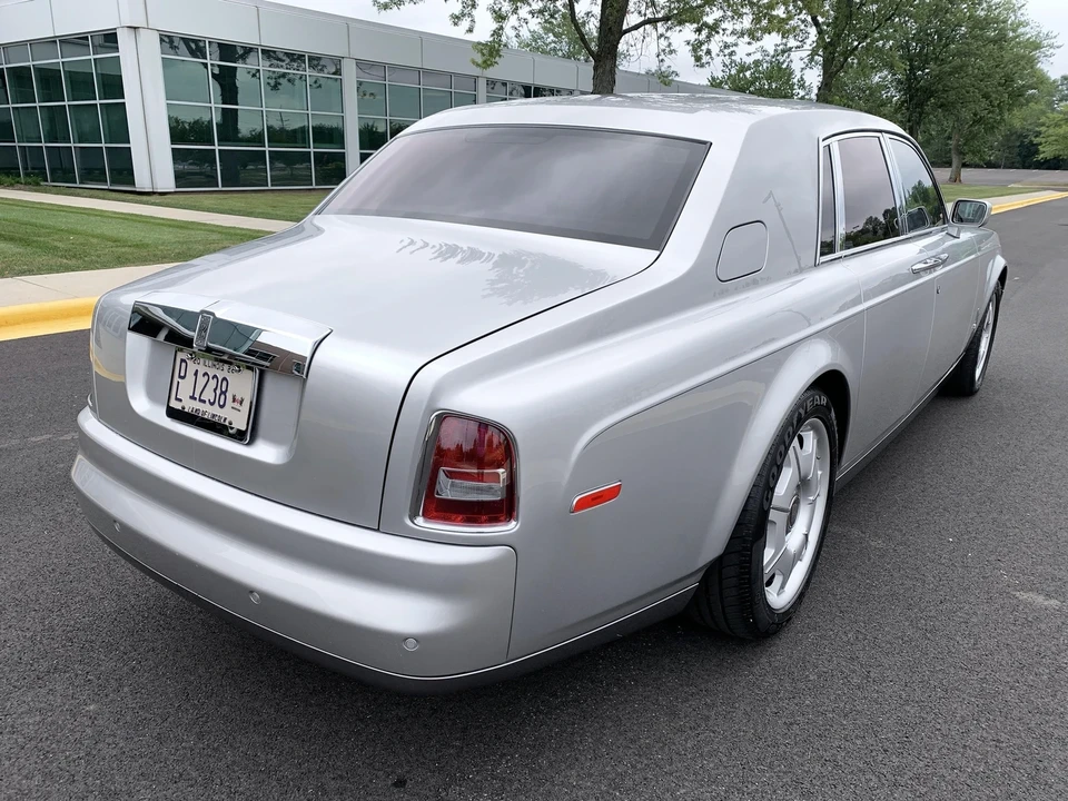 2004 Rolls-Royce Phantom VII - Image 8 of 21